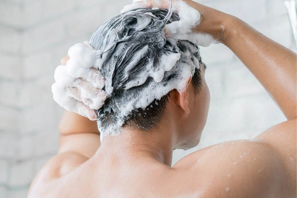 Dầu gội dược liệu cho nam giúp dưỡng tóc, da đầu, giảm gãy rụng