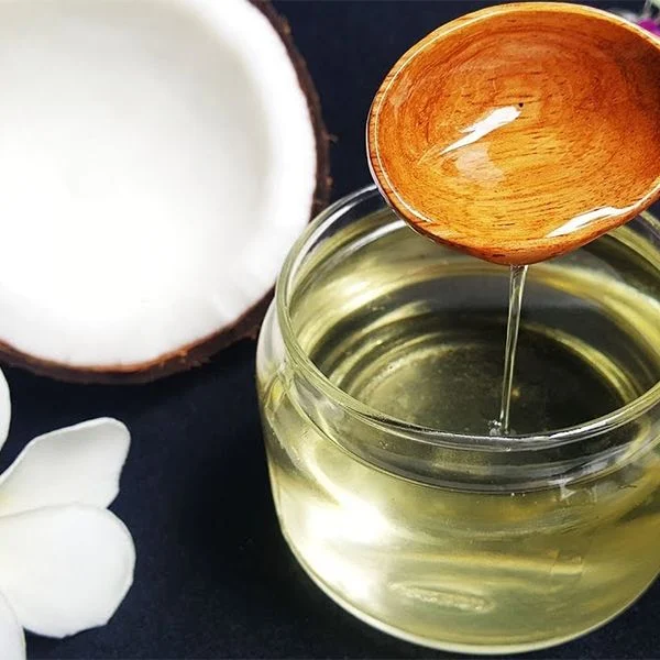 5 CÁCH TRỊ GÀU BẰNG DẦU DỪA CỰC HIỆU QUẢ TẠI NHÀ MÀ AI CŨNG CÓ THỂ ÁP DỤNG (1)